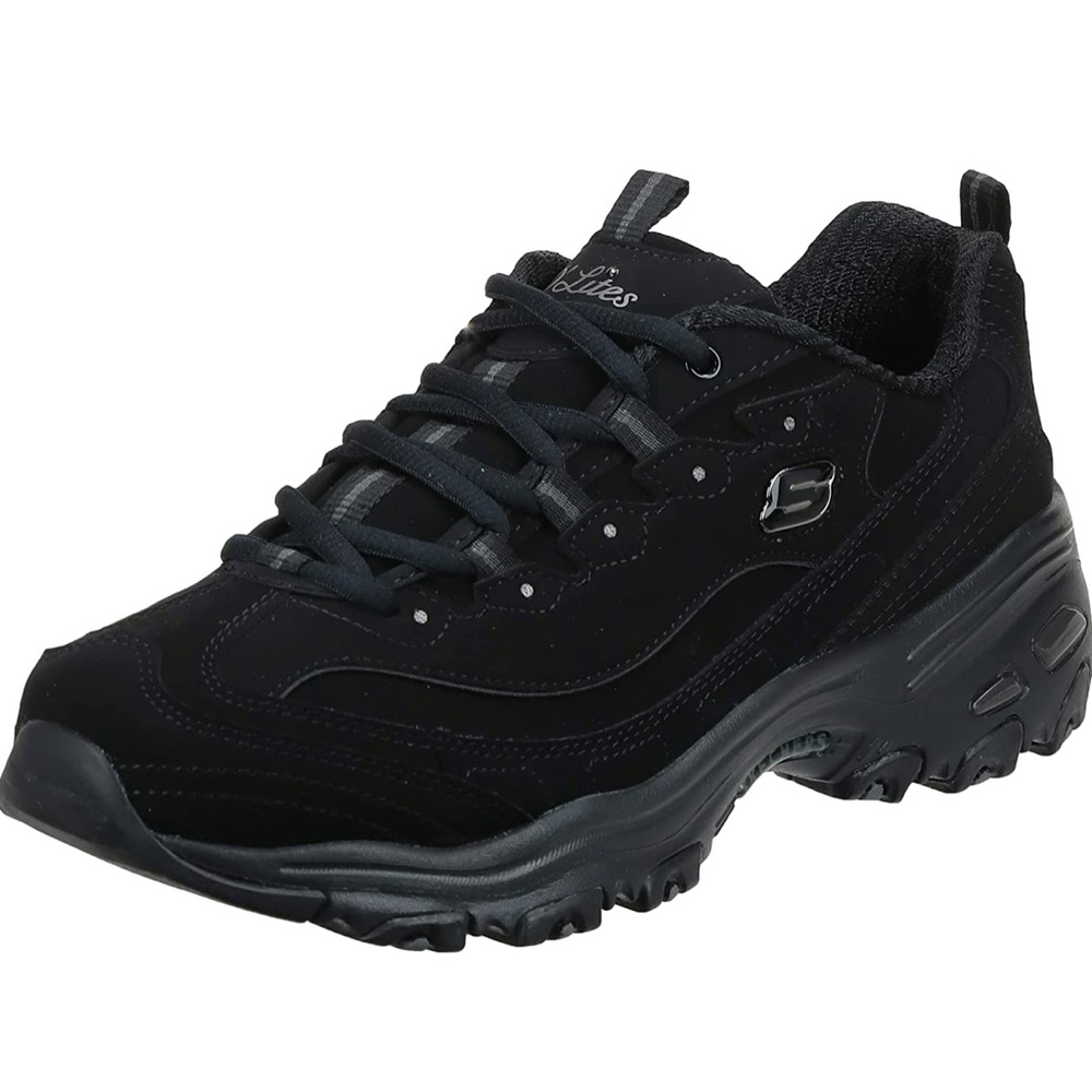 NWT Skechers Sneakers Women’s Size 7